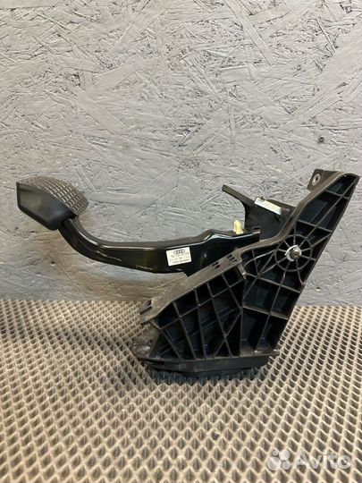 Педаль тормоза Porsche Macan S ctma 2016