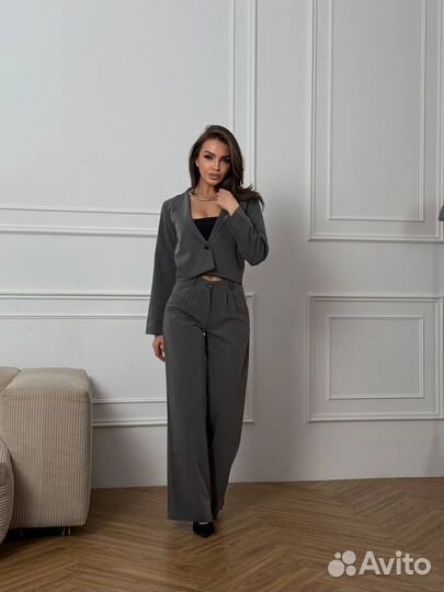 Пиджак с брюками палаццо