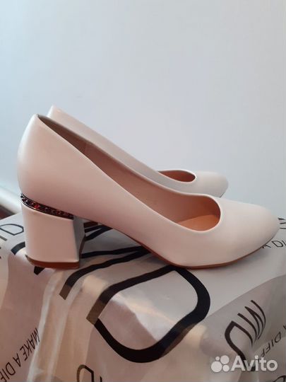 Туфли белые