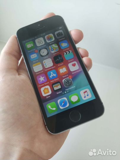 Телефон iPhone 5s