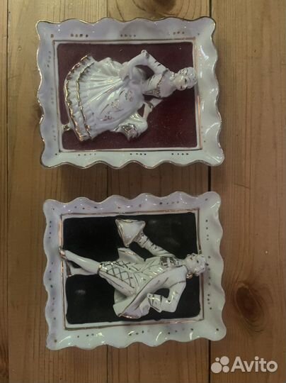 Парные барельефы, фаянс