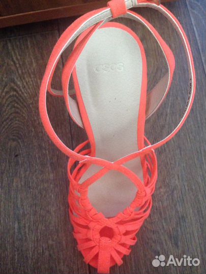 Туфли на каблуке