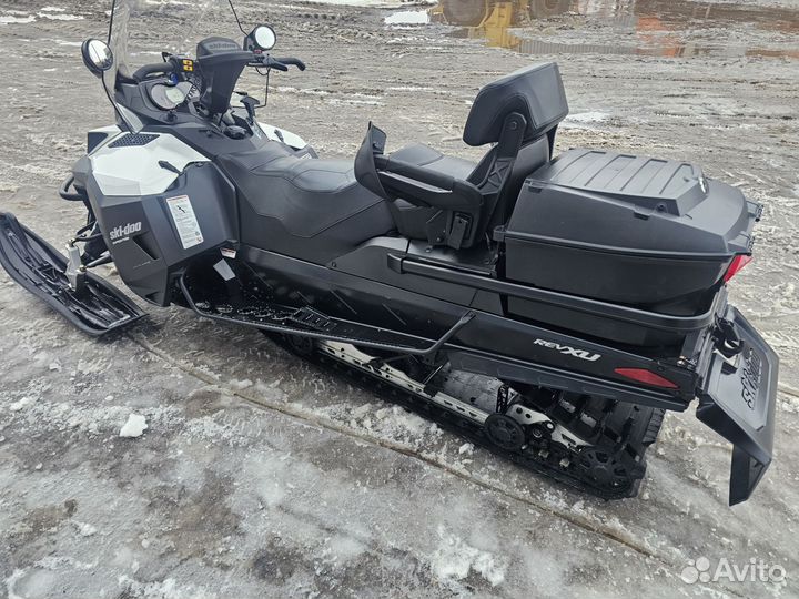 BRP Ski-doo Expedition SE 1200