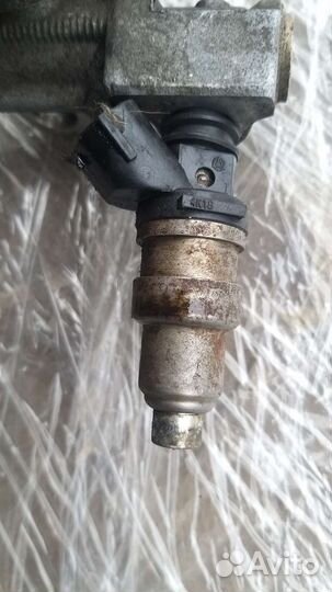 Форсунка тойота 2325046010 toyota рампа топливная