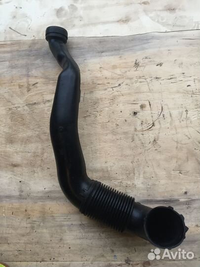 Патрубок фильтра правый Land Rover Sport 2 рест