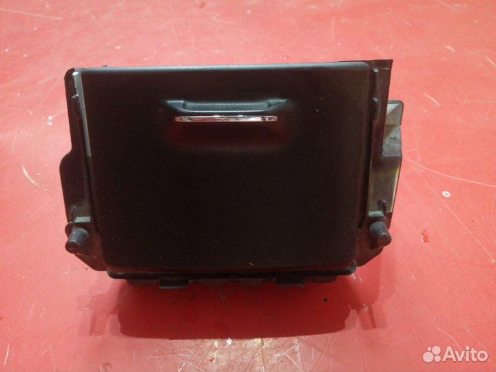 Пепельница передняя Toyota Corolla E180