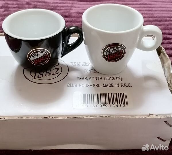 Набор кофейных чашек с блюдцами