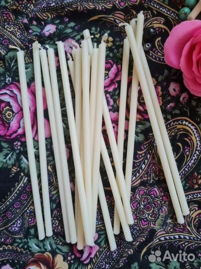 Белые восковые свечи