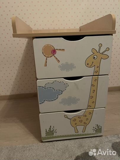 Кровать детская с матрасом и комодом