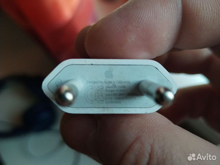 Блок зарядки iPhone