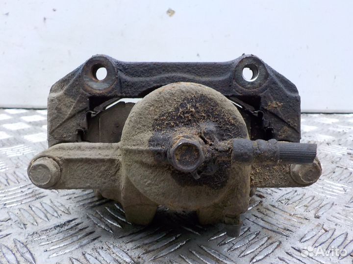 Суппорт тормозной передний правый Suzuki Grand Vit