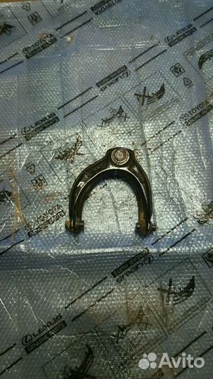 Рычаг передний верхний правый Хонда Аккорд 8