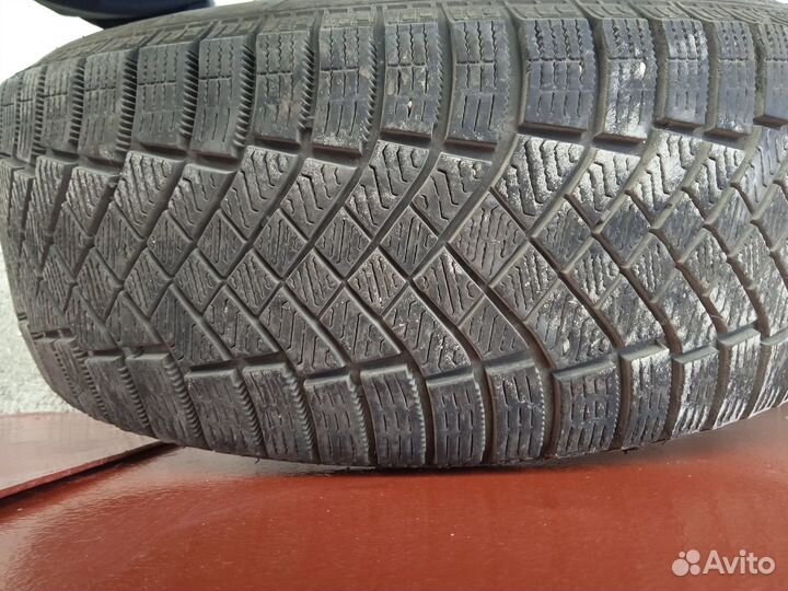 Pirelli Ice Zero FR 205/55 R16