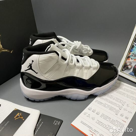 Nike Air Jordan 11 concord