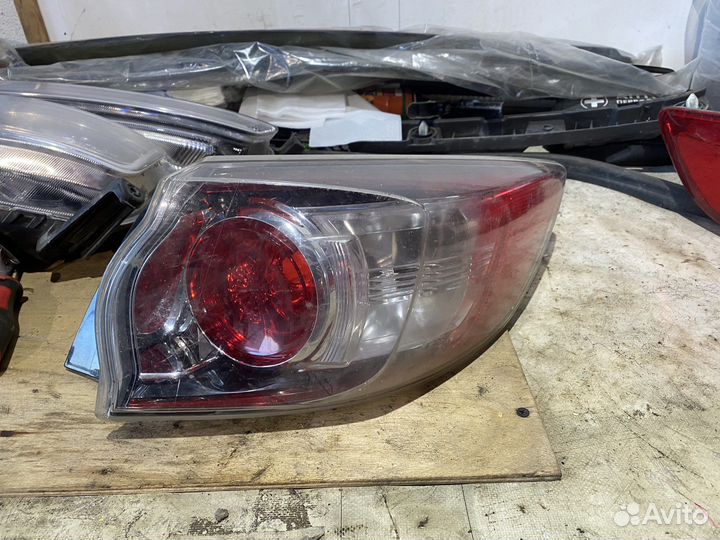 Фонарь задний правый mazda 3 bl