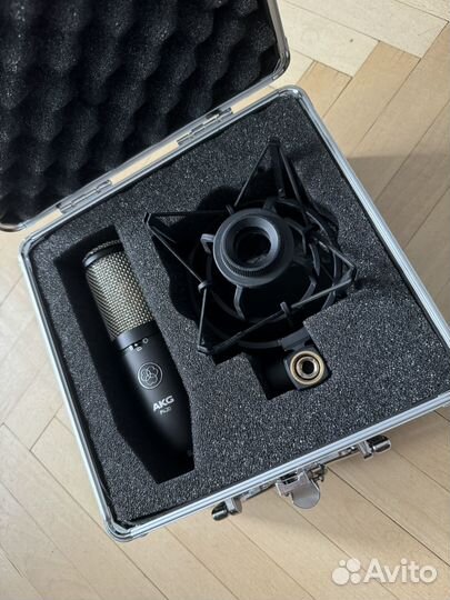 Студийный микрофон akg p420