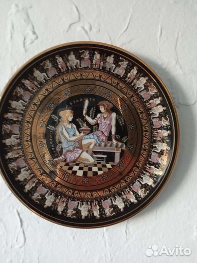 Настенная тарелка