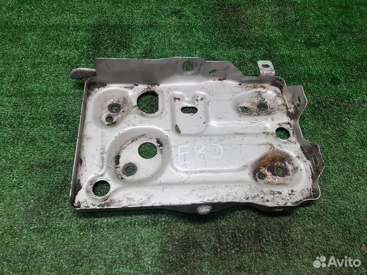 Площадка под АКБ Mitsubishi Grandis 2008