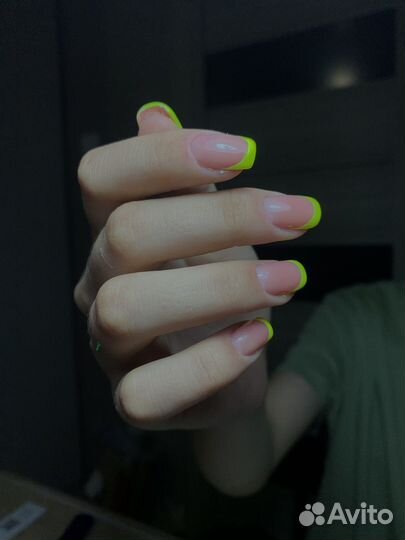 Маникюр и педикюр