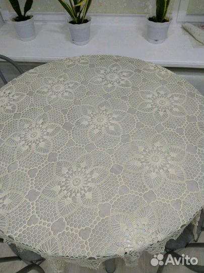 Продам новую скатерть ручной работы