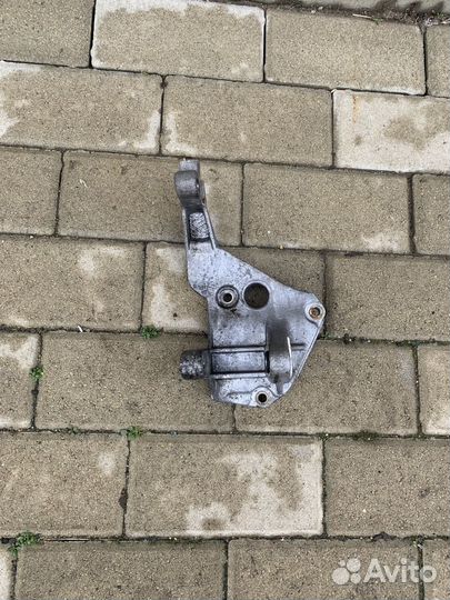 Кронштейн генератора Лада Приора, ваз 2110 с Гуром