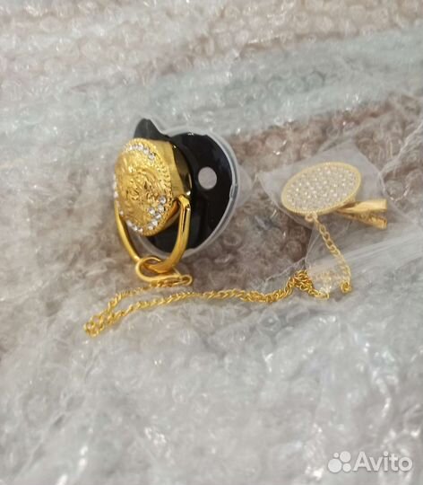 Пустышка золотая с цепочкой и зажимом