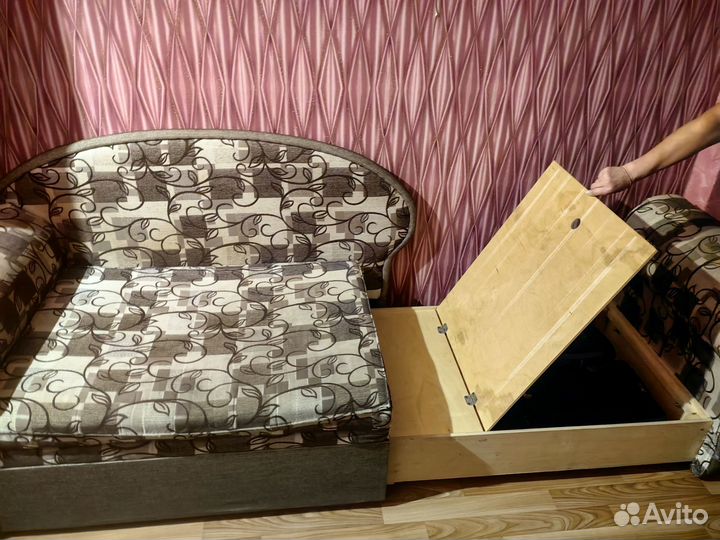 2 дивана продам б/у