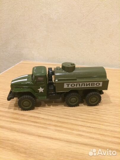 Машинка модель