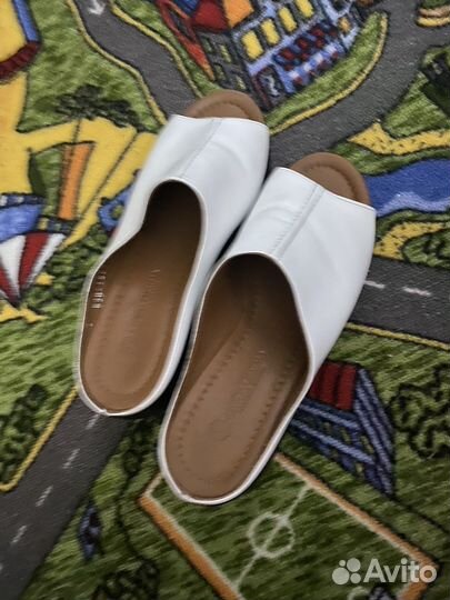 Босоножки новые 39 размер