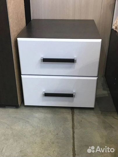 Тумба прикроватная 