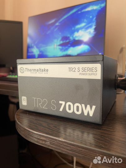 Блок питания thermaltake 700w
