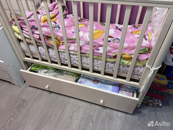 Детская кроватка с продольным маятником Можга