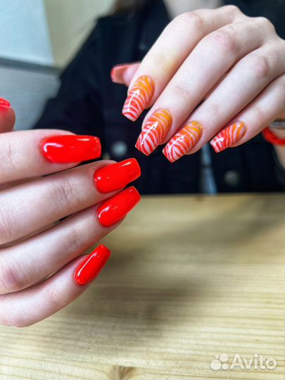 Модель на маникюр и педикюр