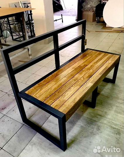 Лавочка со столиком