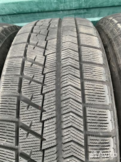 Bridgestone Blizzak VRX 215/60 R17 96Q