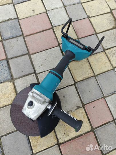 Угловая шлифмашина аккум. makita DGA900Z 230мм