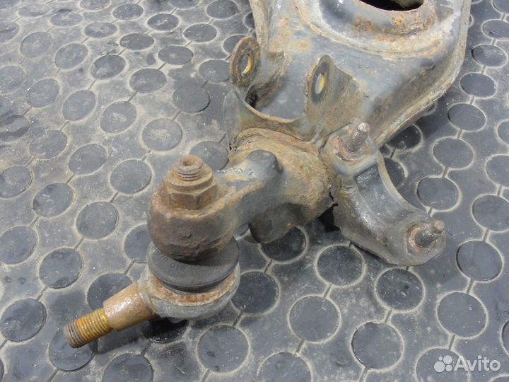 Рычаг передний правый нижний Mercedes W208