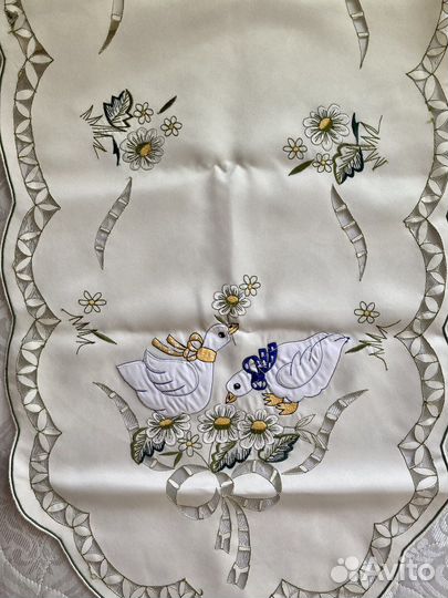 Скатерть вышитая, дорожки на стол, набор салфеток