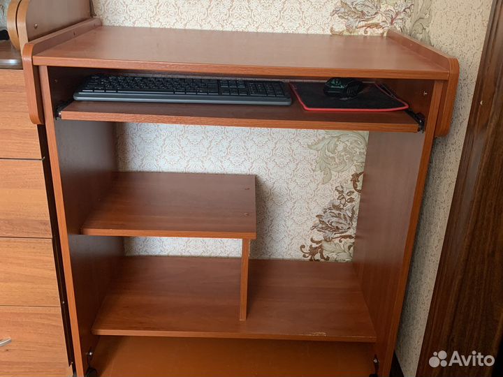 Компьютерный стол