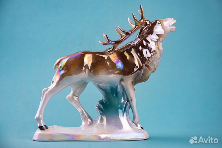 Фарфоровая статуэтка 