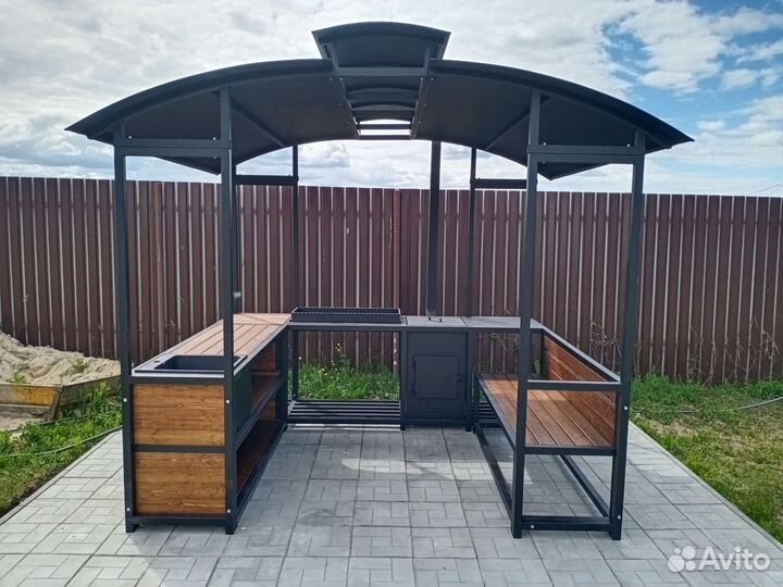 Мангал с крышей