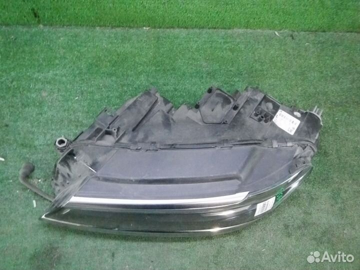 Фара левая Volkswagen Tiguan