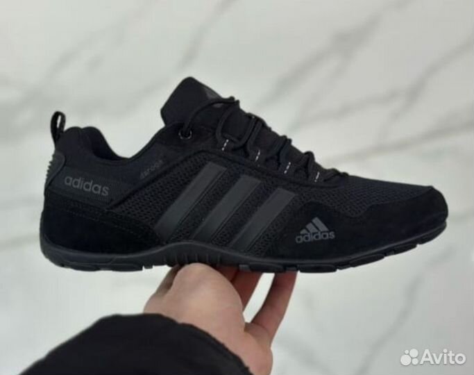 Кроссовки adidas daroga