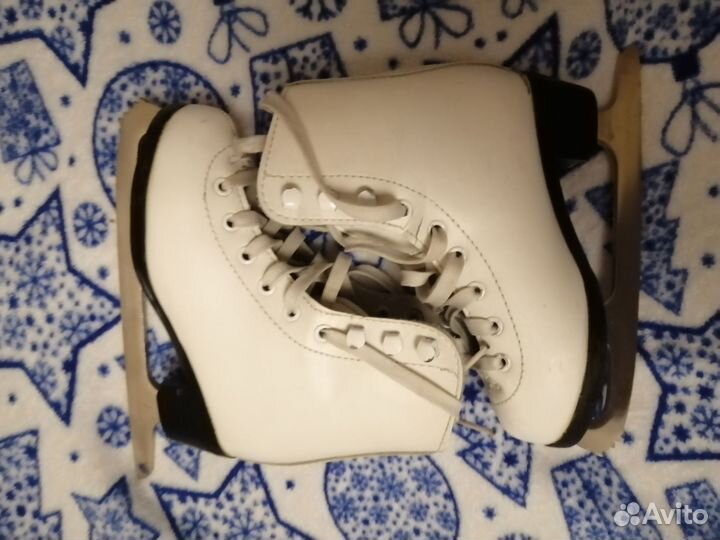 Коньки фигурные белые 29