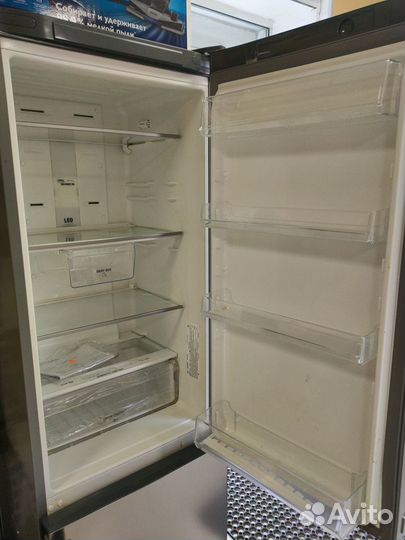 Холодильник Hotpoint-Ariston HFP 6200 X цн