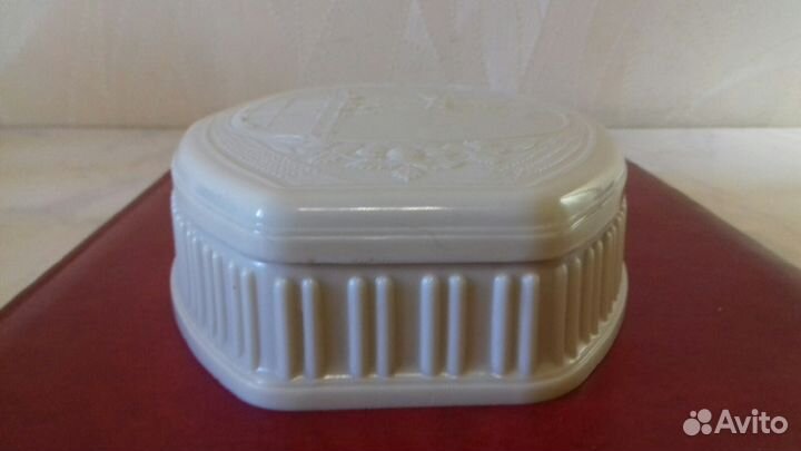 Шкатулка всхв Павильон Карболит. 1950-е годы