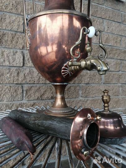 Крупный, антиквaрный самовар