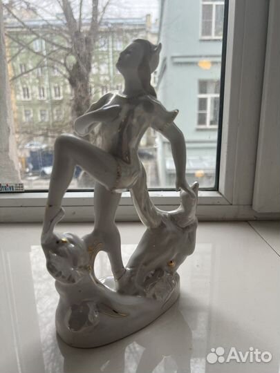 Фарфоровая статуэтка. Балерина - кошка