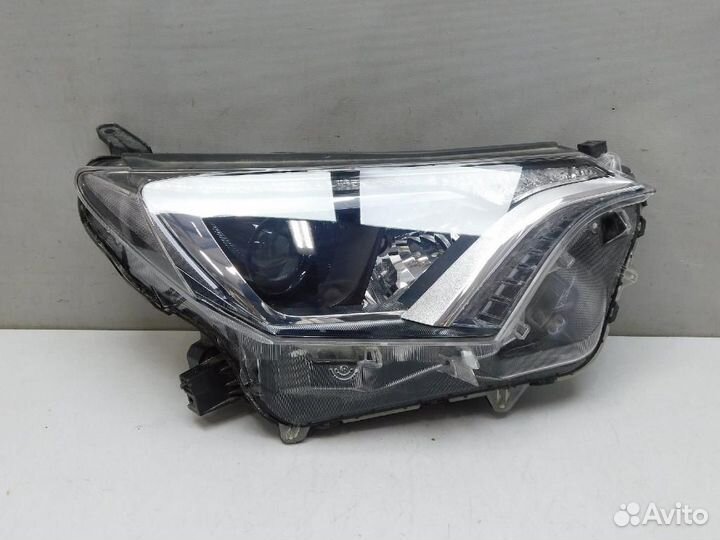 Фара правая Toyota RAV4