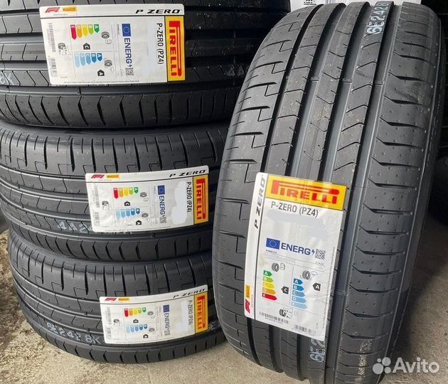 Pirelli P Zero PZ4 275/30 R20 и 245/35 R20 97Y